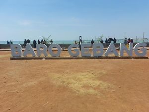 5 Alasan Pantai Baro Jadi Destinasi Seru di Cirebon 5 Alasan Pantai Baro Jadi Destinasi Seru di Cirebon