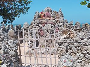 Pelinggih Estetik dari Batu Karang di Sanur, Jadi Tempat Ritual Sebelum Yoga Pelinggih Estetik dari Batu Karang di Sanur, Jadi Tempat Ritual Sebelum Yoga