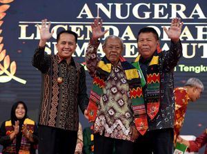 Pj Gubsu Beri Penghargaan ke Para Legenda Olahraga Sumut