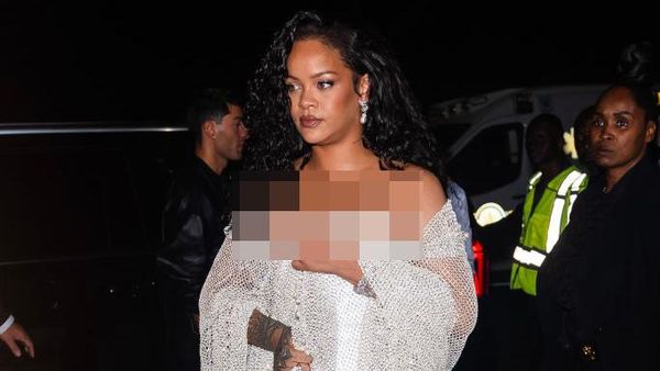 Foto: Gaya Rihanna yang Makin Percaya Diri Pamer Tubuh Berisi