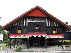 Rumah Cut Nyak Dhien Jadi Tujuan Wisata Saat PON XXI Rumah Cut Nyak Dhien Jadi Tujuan Wisata Saat PON XXI