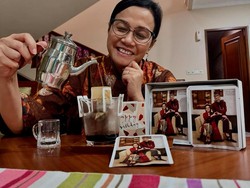 Doyan Ngopi, Sri Mulyani Seduh Kopi Gayo dari Toko Langganannya