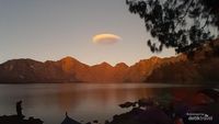 Pesona Danau Segara Anak Rinjani Memang Bikin Jatuh Hati