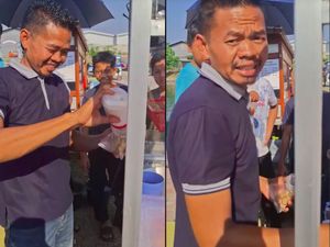 Viral! Penjual Jajanan Teci Mirip Mantan Pesepak Bola Bambang Pamungkas Viral! Penjual Jajanan Teci Mirip Mantan Pesepak Bola Bambang Pamungkas