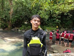 Cerita Sukses Bocah Citumang Pemandu Wisata dari Pangandaran