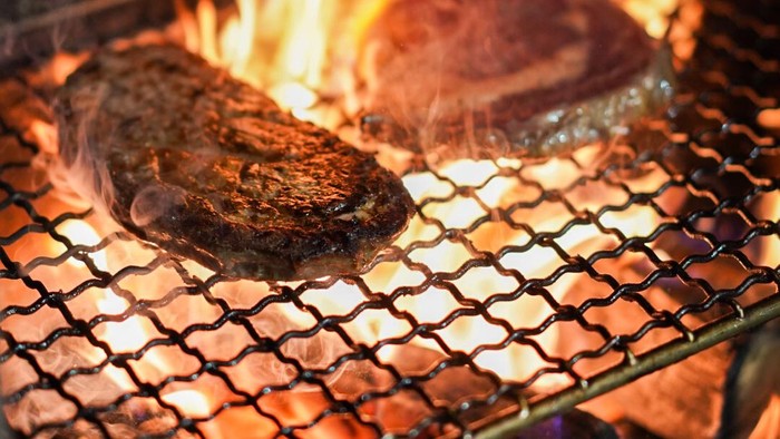 Awalnya Makara Tukang Sate, Pria Ini Sekarang Sukses Bikin Restoran Steak Awalnya Makara Tukang Sate, Pria Ini Sekarang Sukses Bikin Restoran Steak