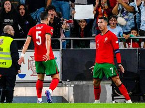 Cristiano Ronaldo Menuju 1.000 Gol Cristiano Ronaldo Menuju 1.000 Gol