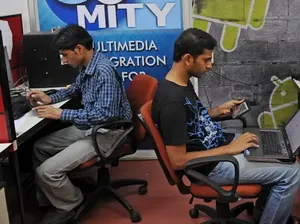 Hukum Ketenagakerjaan India Picu Eksploitasi Tenaga Kerja