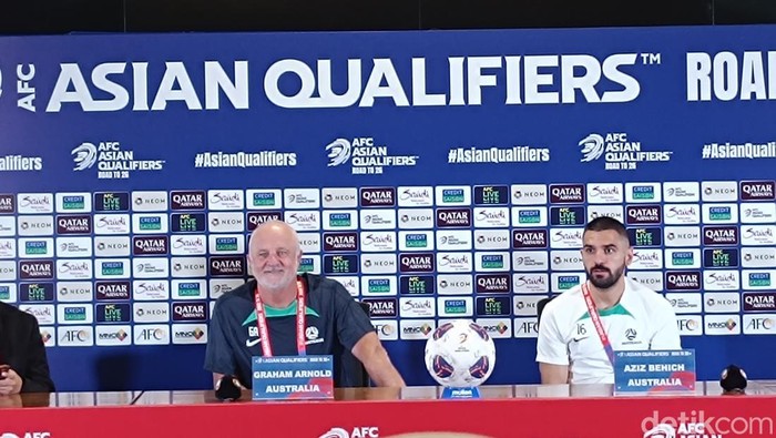 Graham Arnold, Aziz Behich