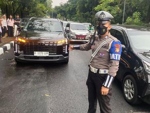 Kecelakaan Beruntun di Tanjakan UI Depok, Hyundai Palisade Tertabrak Pikap