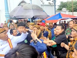 Pembukaan Sekaten di Halaman Masjid Agung Solo Diwarnai Kericuhan