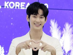 Senjata Kim Soo Hyun Bersih-bersih Noda Image Buruk Senjata Kim Soo Hyun Bersih-bersih Noda Image Buruk