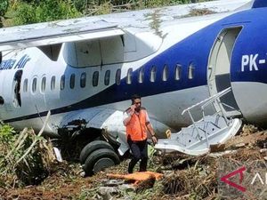 Fakta-fakta Pesawat Angkut Istri Pj Gubernur Tergelincir di Bandara Papua Fakta-fakta Pesawat Angkut Istri Pj Gubernur Tergelincir di Bandara Papua