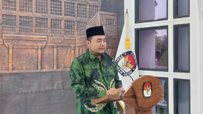 Ketua KPU, Mochammad Afifuddin, di kantor KPU, Jakarta Pusat, Senin (9/9/2024).