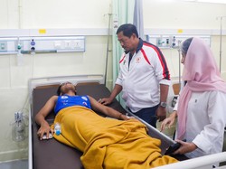 Pj Gubernur Jateng Jenguk 2 Atlet Muaythai di RS PON XXI Aceh