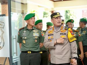 Pangdam V/Brawijaya Tekankan Sinergi TNI-Polri Amankan Pilkada Banyuwangi Pangdam V/Brawijaya Tekankan Sinergi TNI-Polri Amankan Pilkada Banyuwangi