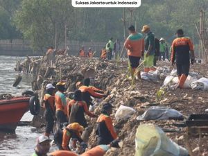 Hari Ke-3 Pekan Grebek Sampah di Muara Angke, DLH DKI Angkut 20 Ton Sampah