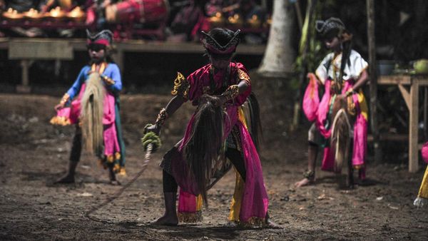 Pelestarian Seni Kuda Lumping di Desa Transmigrasi Jambi