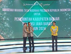 Moncer! Pemkab Banyuwangi Sabet 2 Penghargaan dari Kemenhub