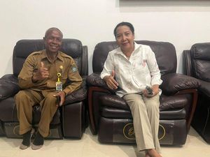 Penampakan Istri Pj Gubernur Papua Usai Kecelakaan Trigana Air di Kamanap Penampakan Istri Pj Gubernur Papua Usai Kecelakaan Trigana Air di Kamanap