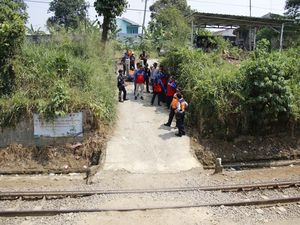 Marak Kecelakaan, KAI Tutup Perlintasan Liar di Sukabumi-Bogor