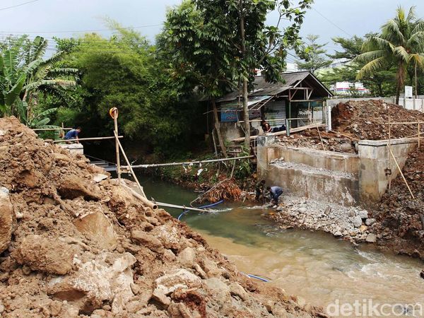 Jembatan Kali Angke Tangerang Selatan Diperbaiki, Lalin Dialihkan