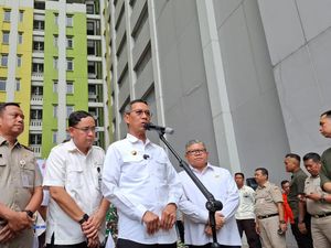 Heru Budi Sebut KAI Kurang Respons Bantu Bangun Rumah Korban Kebakaran Manggarai Heru Budi Sebut KAI Kurang Respons Bantu Bangun Rumah Korban Kebakaran Manggarai