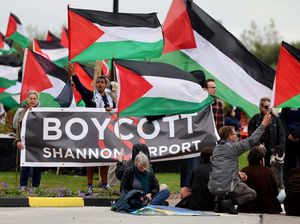 Protes Terhadap Israel, Warga Irlandia Blokir Jalan