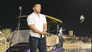 Gaya Keren Saaih Halilintar Makan Steak di Dubai dan Masak Salmon