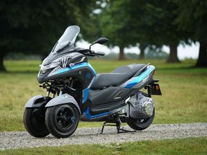 Lihat Lebih Dekat Skuter Listrik WMC300E+ yang Mirip Yamaha Tricity Lihat Lebih Dekat Skuter Listrik WMC300E+ yang Mirip Yamaha Tricity