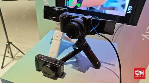 Sony meluncurkan kamera vlogging terbaru ZV-E10 dan lensa FE 85mm F1.4 GM II pada Jumat (6/9). CNN Indonesia/Loamy N