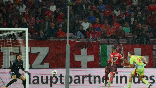 Soccer Football - Nations League - League A - Group 4 - Switzerland v Spain - Stade de Geneve, Geneva, Switzerland - September 8, 2024 Spain's Joselu scores their first goal REUTERS/Denis Balibouse