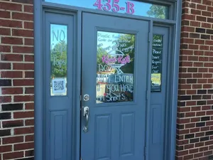 Dikritik Warganet, Aturan Berbusana di Restoran Ini Terlalu Ribet Dikritik Warganet, Aturan Berbusana di Restoran Ini Terlalu Ribet