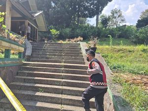 Geger Penjaga Vila Bandung Ditemukan Tewas Membusuk di Atas Sofa Geger Penjaga Vila Bandung Ditemukan Tewas Membusuk di Atas Sofa