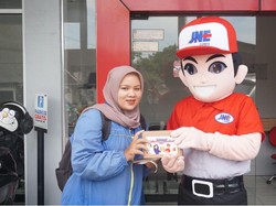 Hari Pelanggan Nasional 2024 Bahagia Bersama JNE