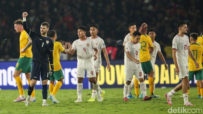 Maarten Paes tampil gemilang dalam pertandingan Indonesia vs Australia di Stadion GBK, Jakarta, Selasa (10/9/2024).