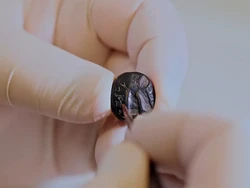 Artefak Jimat Pelindung Ditemukan di Yerusalem, Usianya 2.700 Tahun