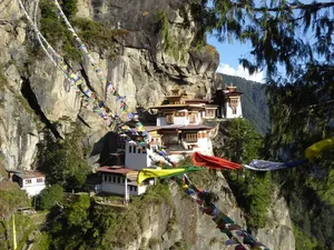 Bikin Takjub! Ini 7 Tempat Makan dengan Pemandangan Paling Keren di Dunia