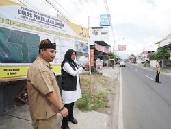 Ngantor di Tiga Desa, Bupati Ipuk Cek Progres Pembangunan Jalan