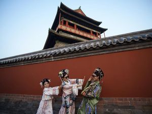 Warga Berhemat Diprediksi Pilih Wisata Domestik di Libur Golden Week Warga Berhemat Diprediksi Pilih Wisata Domestik di Libur Golden Week