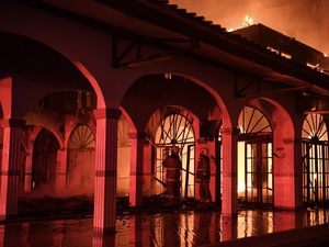 Dua Gedung di PT Pos Indonesia Jakarta Terbakar