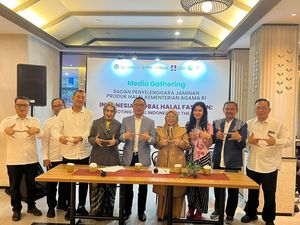 BPJPH Dorong Desainer Lokal Lirik Produksi Seragam Batik Haji BPJPH Dorong Desainer Lokal Lirik Produksi Seragam Batik Haji