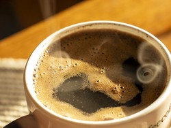 Mengapa Kopi Jadi Tak Enak Setelah Dipanaskan Ulang?