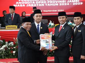 M Hafiz Resmi Jadi Ketua DPRD Jambi, Masih Berusia 33 Tahun M Hafiz Resmi Jadi Ketua DPRD Jambi, Masih Berusia 33 Tahun