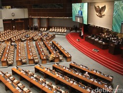 DPR Gelar Paripurna Pengesahan RUU Kementerian hingga Wantimpres Besok