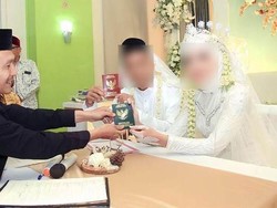 Nikah Beda 41 Tahun, Begini Cara Karman Eks Kepsek Yakinkan Ortu Ara
