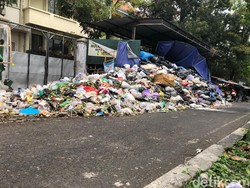 Sampah di Depo Kotabaru Jogja Kembali Menggunung, Pedagang Sambat Ulat-Lindi