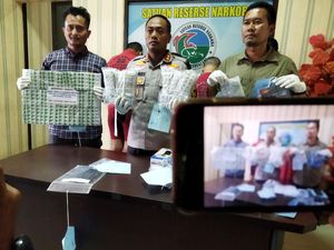 Pria di Pandeglang Miliki 2.900 Pil Tramadol Terancam 12 Tahun Bui Pria di Pandeglang Miliki 2.900 Pil Tramadol Terancam 12 Tahun Bui