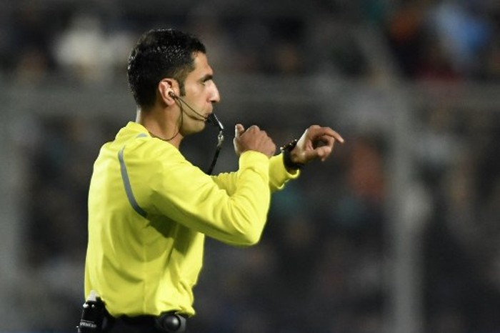 Qatari referee Salman Falahi gestures during the Argentina 2023 U-20 World Cup Group A football match between New Zealand and Argentina at the Estadio San Juan del Bicentenario stadium in San Juan, Argentina on May 26, 2023. (Photo by Andres Larrovere / AFP)