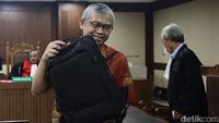 Sidang Putusan Sela Abdul Hadi Aviciena di Kasus Jual Beli Emas Antam